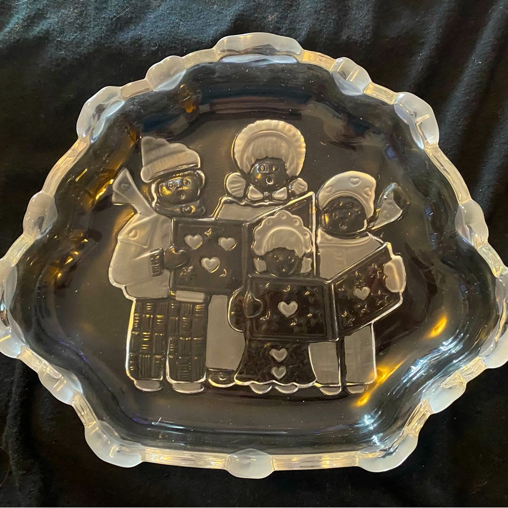 New Mikasa Celebrations Sweet Dish Carolers Collection